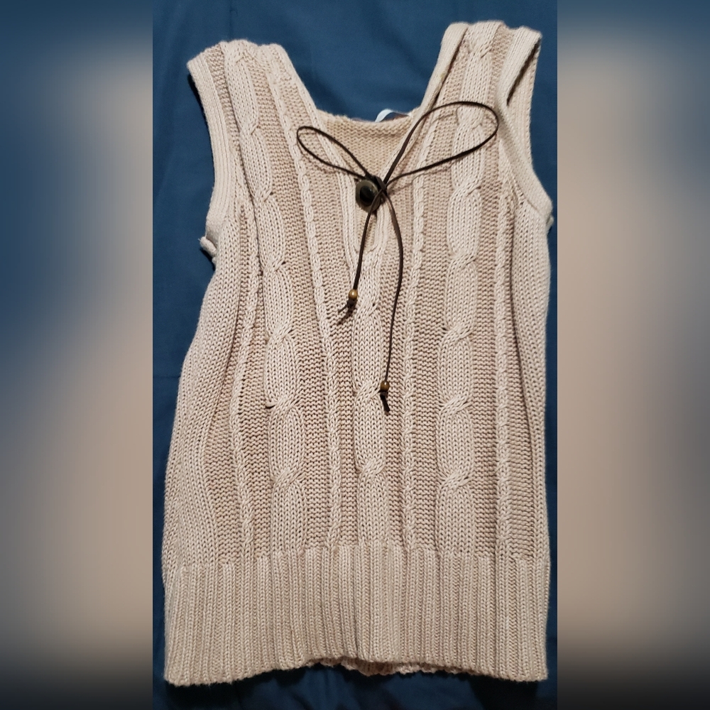 Charlotte Russe Hooded Sleeveless Sweater